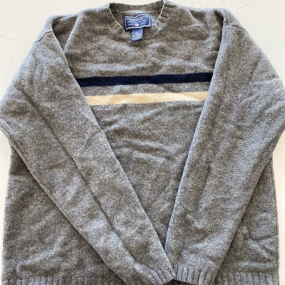 American eagle sweater